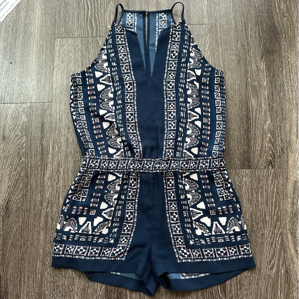 BCBGMAXAZRIA romper size XS